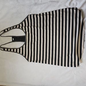 Lululemon Atletica sports Blouse, Color Black and White, Size 8